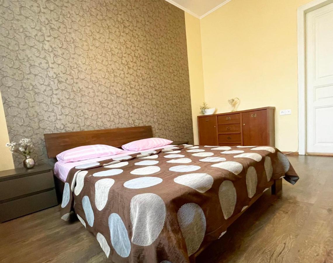 Крехівська 5,Апартаменти В Центрі, Дві Спальні Лвив Екстериор снимка