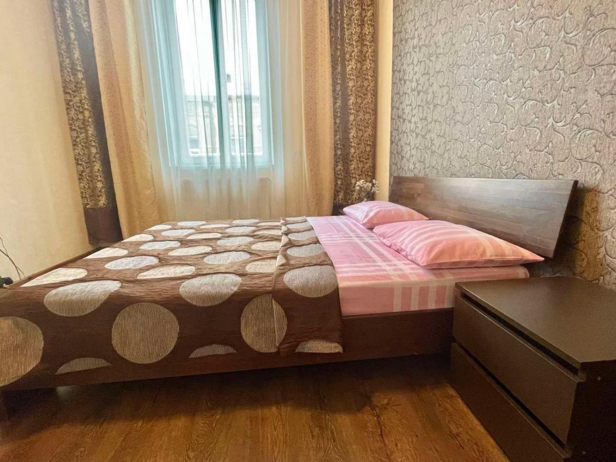 Крехівська 5,Апартаменти В Центрі, Дві Спальні Лвив Екстериор снимка