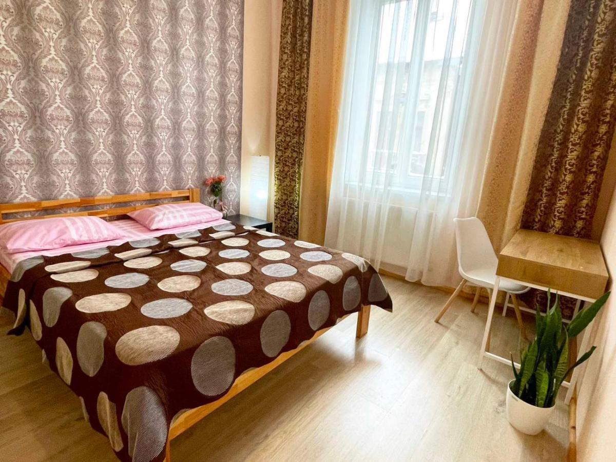 Крехівська 5,Апартаменти В Центрі, Дві Спальні Лвив Екстериор снимка