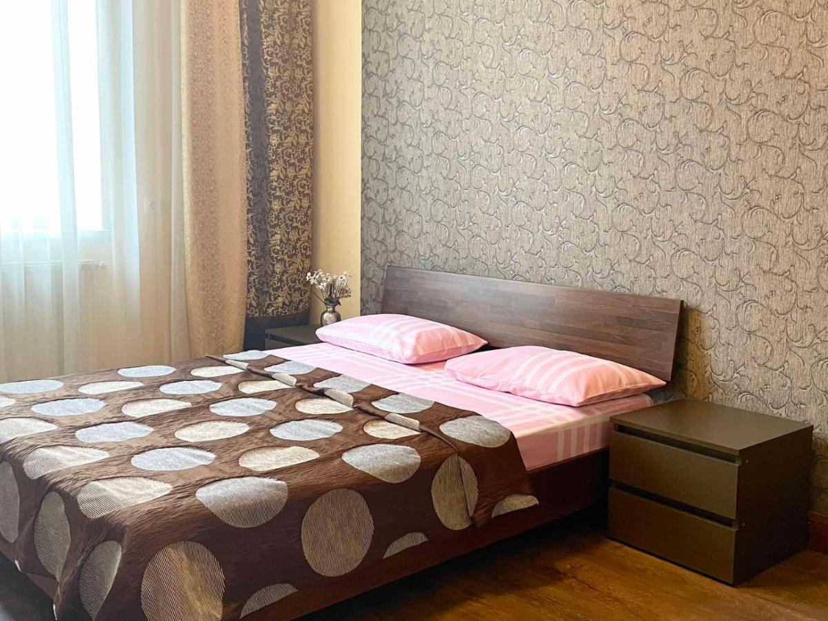 Крехівська 5,Апартаменти В Центрі, Дві Спальні Лвив Екстериор снимка
